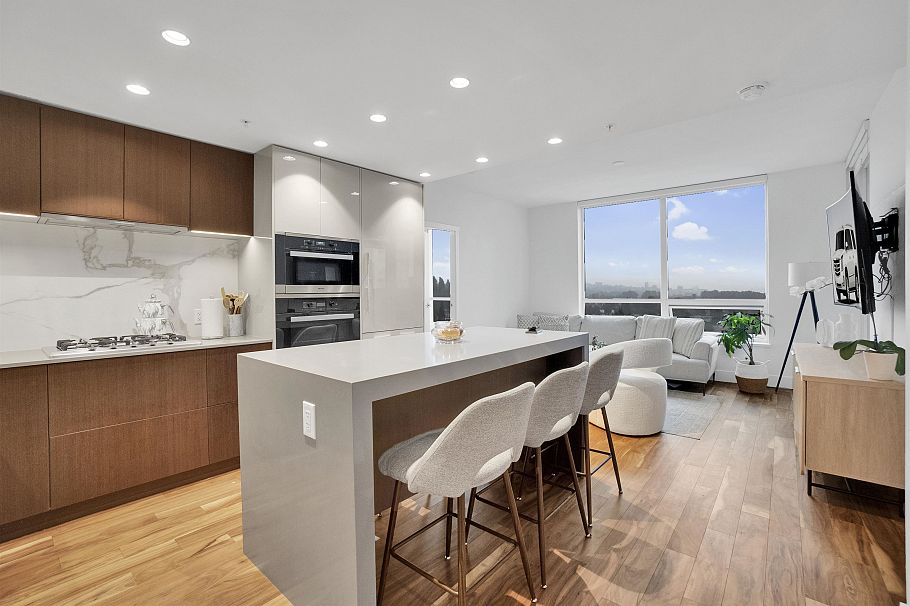 1302 1675 Lions Gate Lane North Vancouver, BC - 2