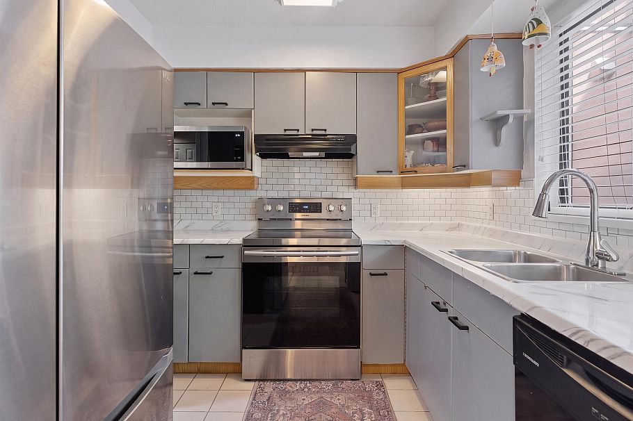 203 988 W 16th Avenue Vancouver, BC - 3
