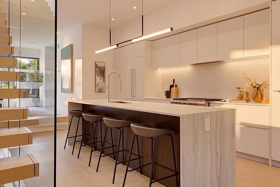 1 75 E 23rd Avenue Vancouver, BC - 6