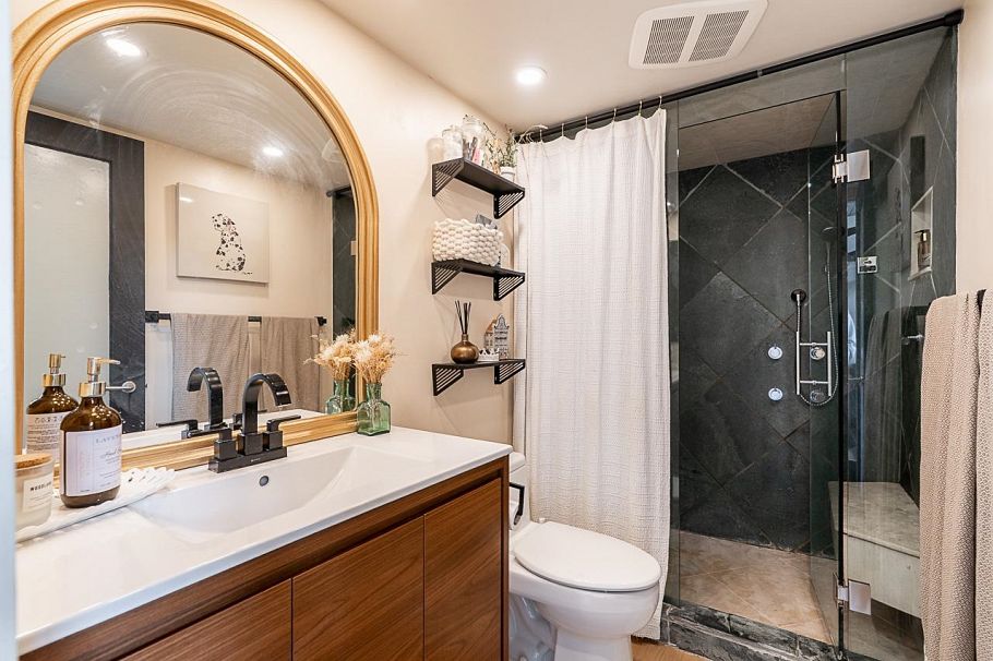 1173 W 8th Avenue Vancouver, BC - 18