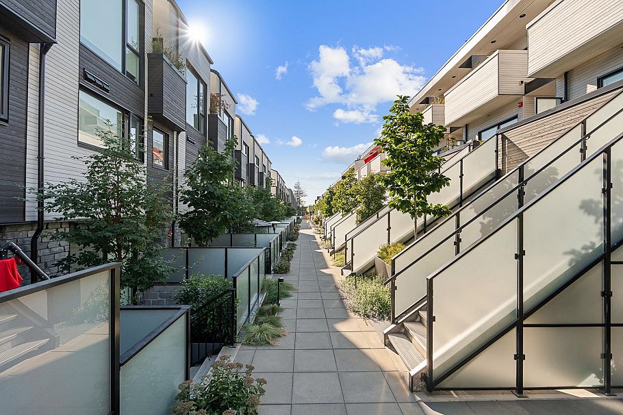 203 650 E 2nd Street North Vancouver, BC - 18