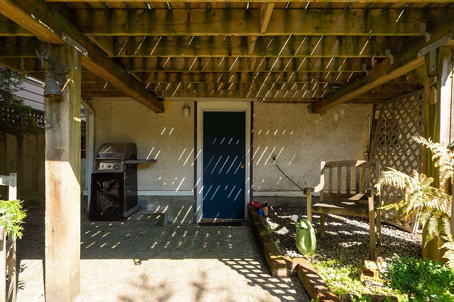 3864 W 29th Avenue Vancouver, BC - 30