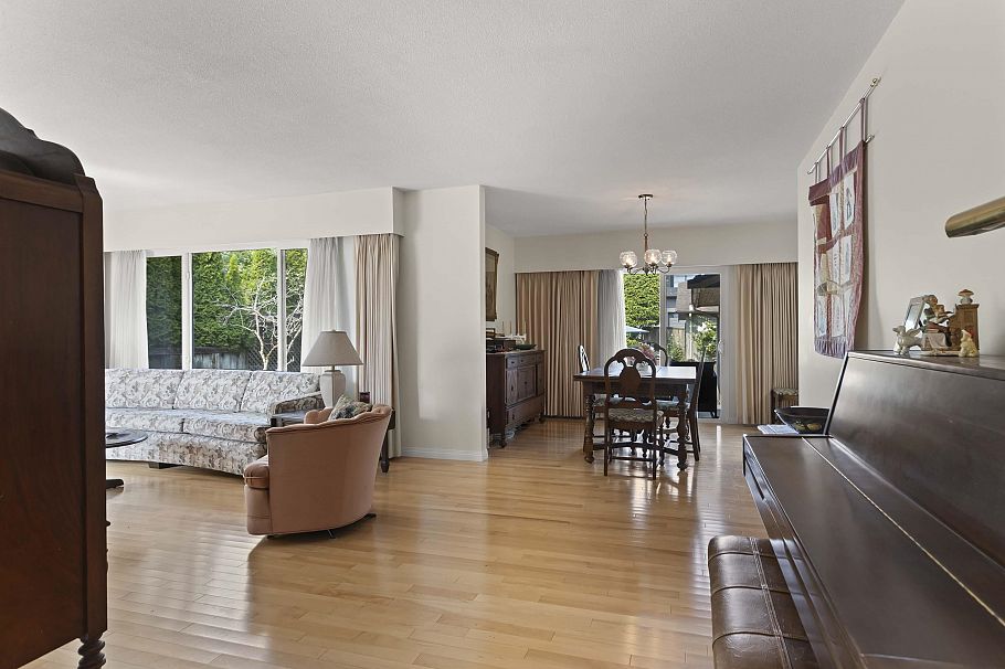 4041 W 39th Avenue Vancouver, BC - 5