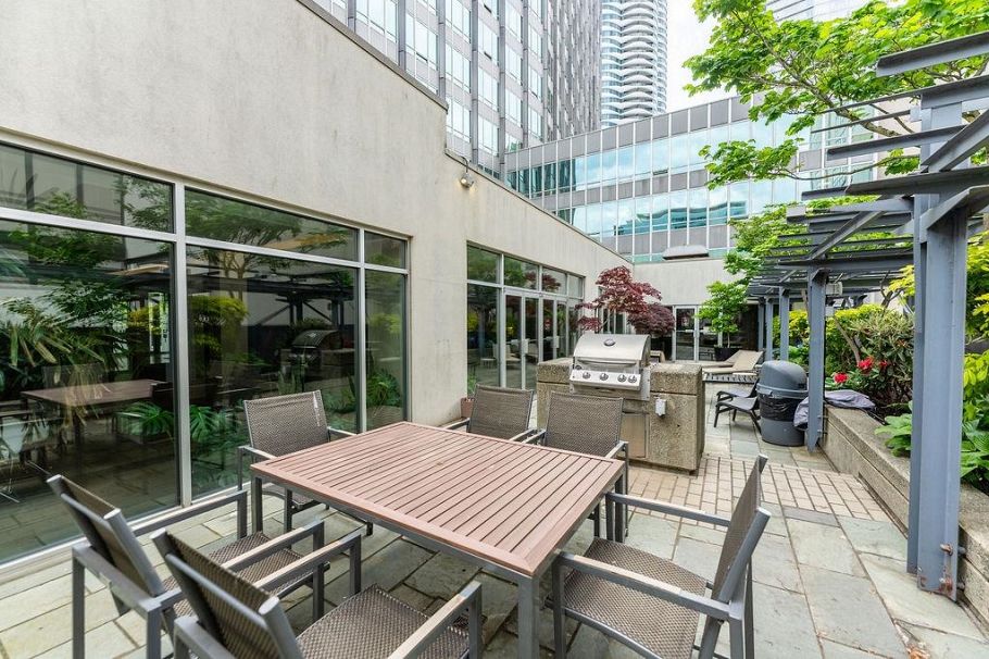 1204 989 Nelson Street Vancouver, BC - 22