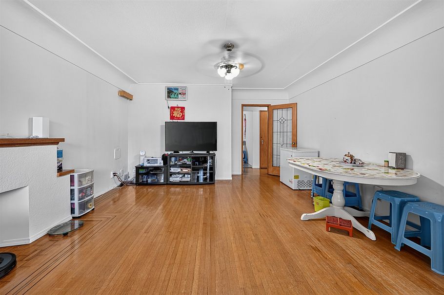 1315 E 33rd Avenue Vancouver, BC - 35