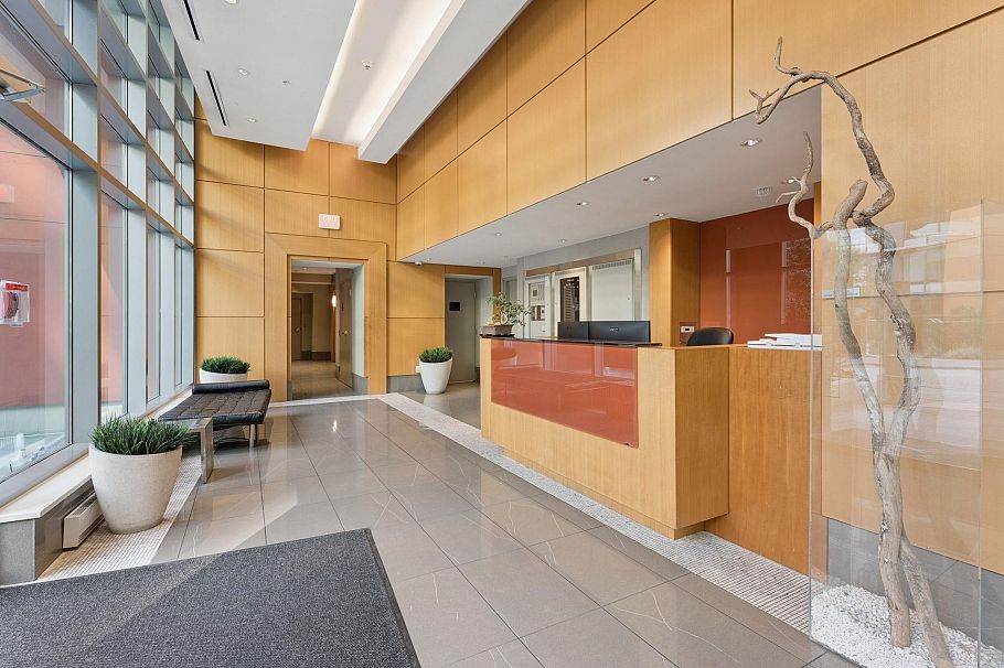 305 8 Smithe Mews Vancouver, BC - 29