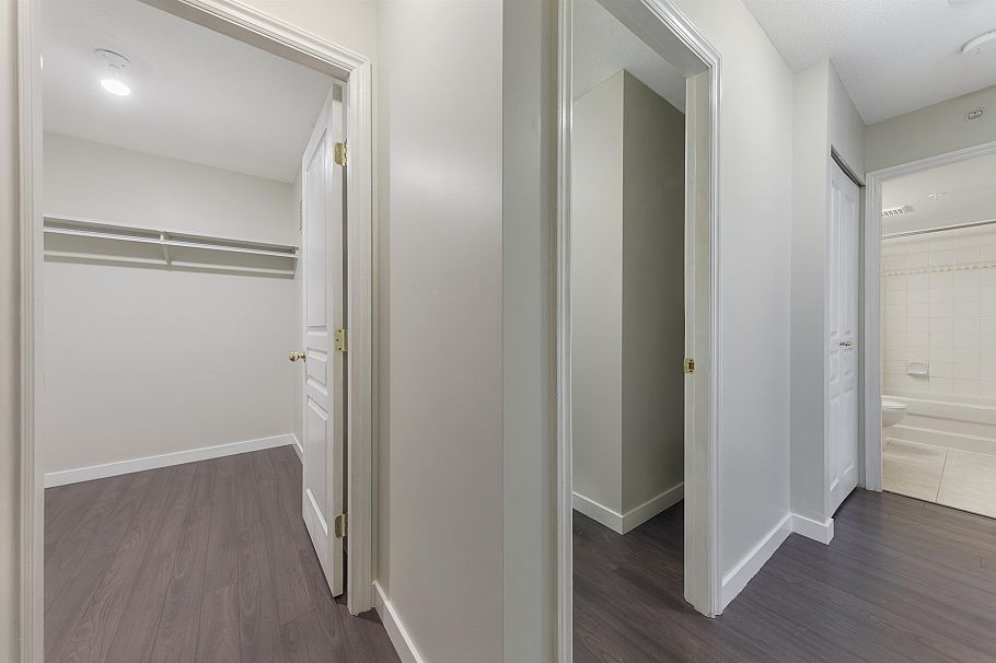 309 1189 Howe Street Vancouver, BC - 14