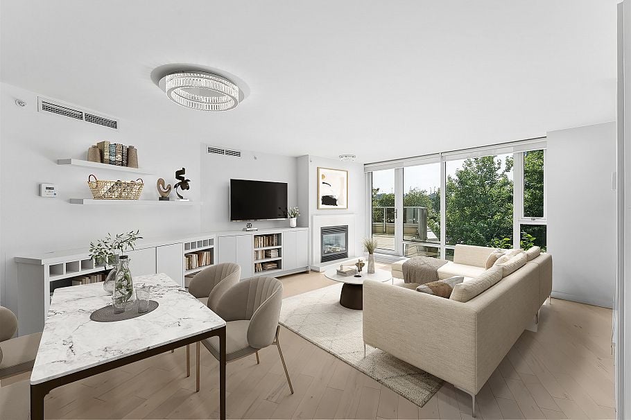 305 8 Smithe Mews Vancouver, BC - 3