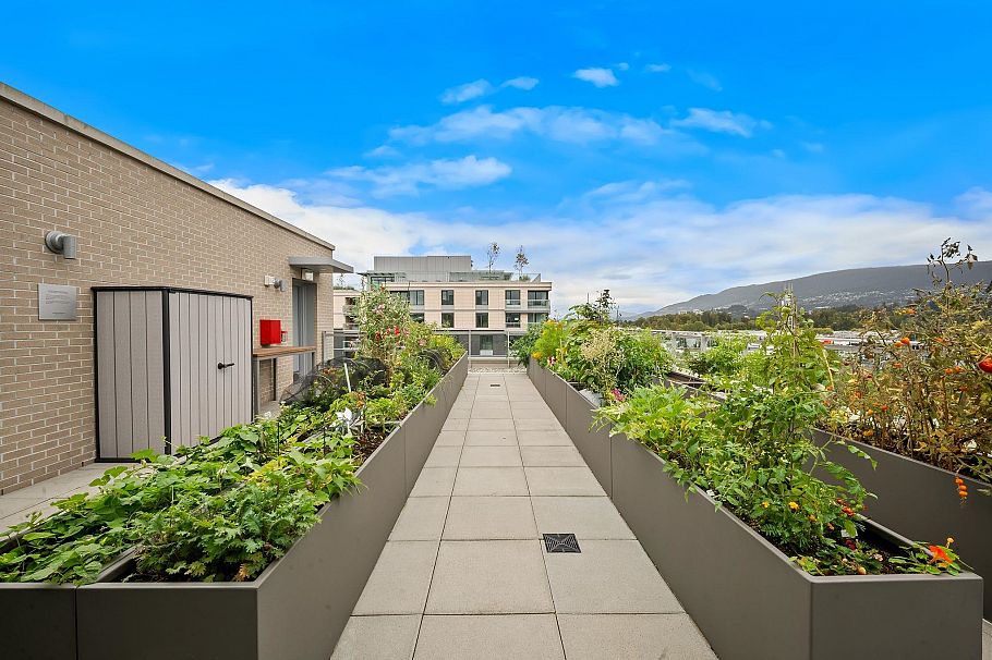 425 755 Harbourside Drive North Vancouver, BC - 23