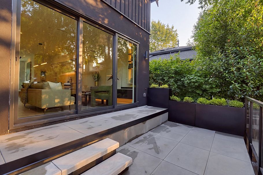 1 75 E 23rd Avenue Vancouver, BC - 27