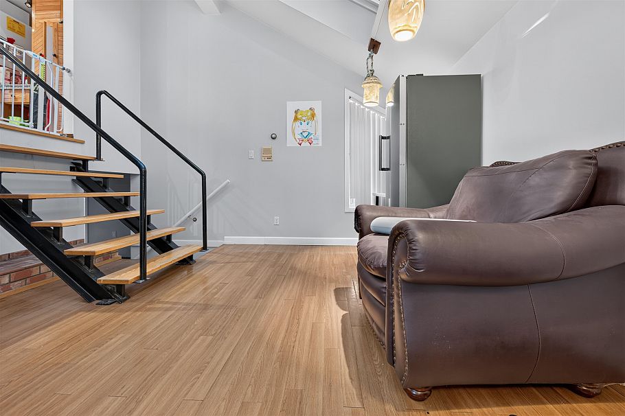 1315 E 33rd Avenue Vancouver, BC - 37