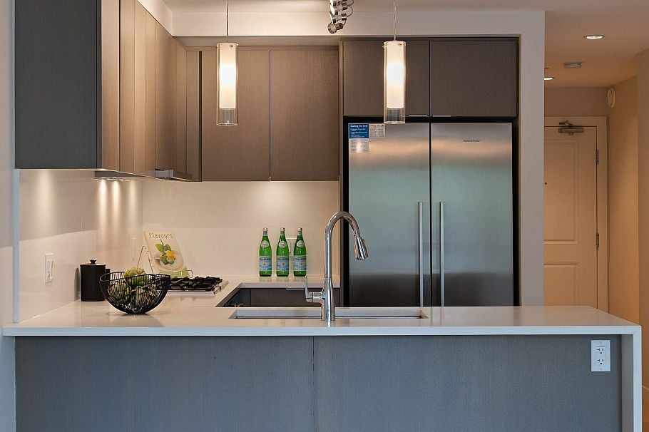 207 5555 Dunbar Street Vancouver, BC - 2