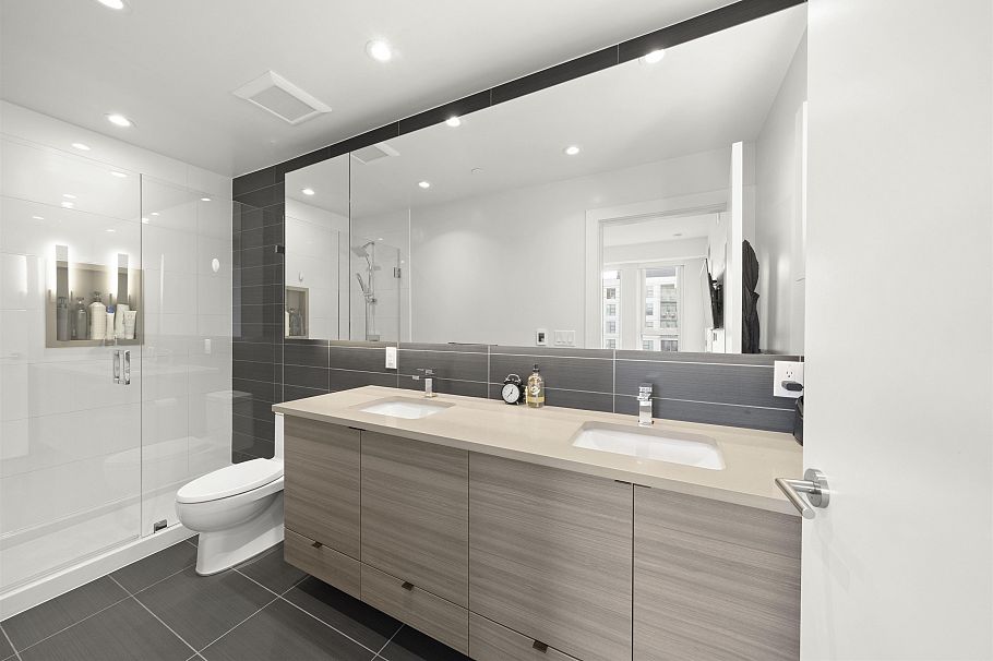 7 8508 Jack Uppal Street Vancouver, BC - 30
