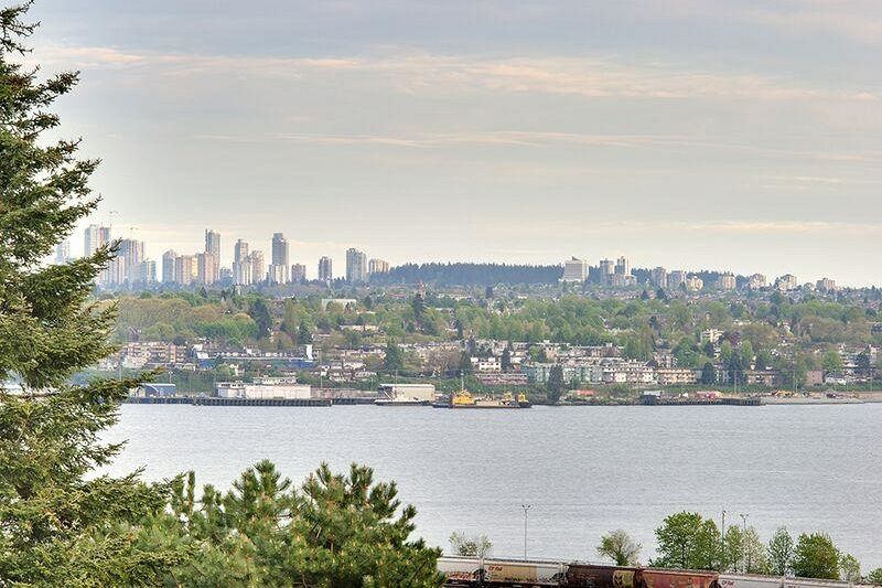 701 145 St Georges Avenue North Vancouver, BC - 1