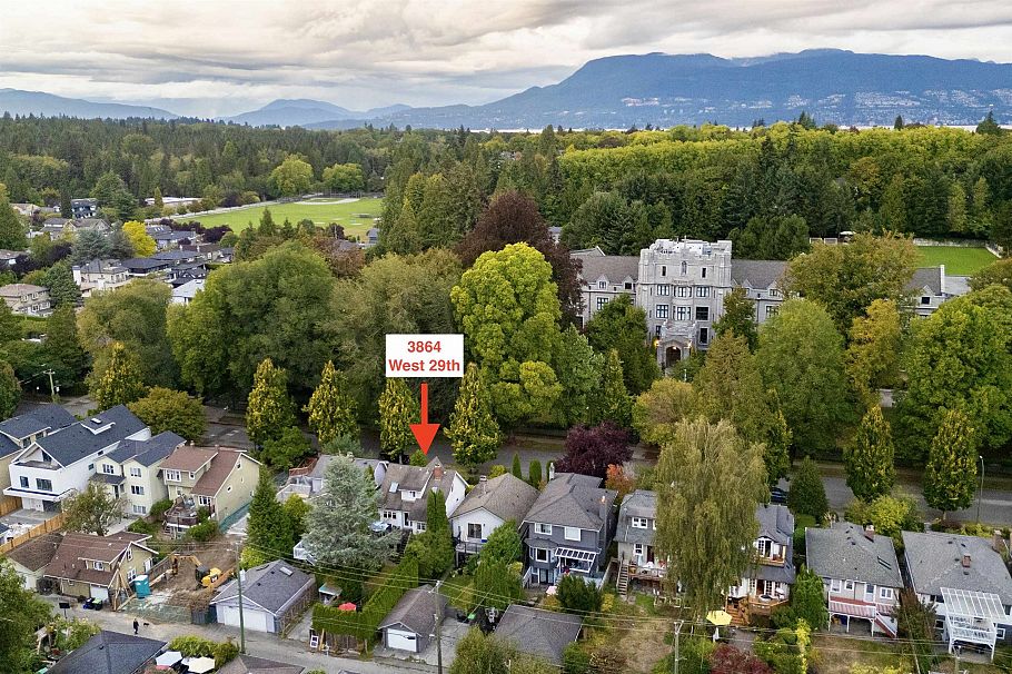 3864 W 29th Avenue Vancouver, BC - 2