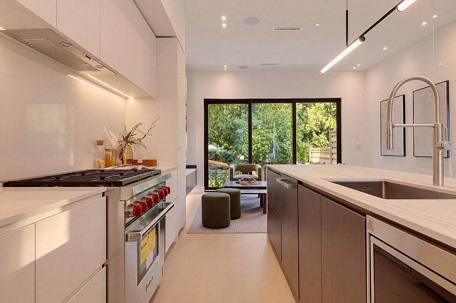 1 75 E 23rd Avenue Vancouver, BC - 10