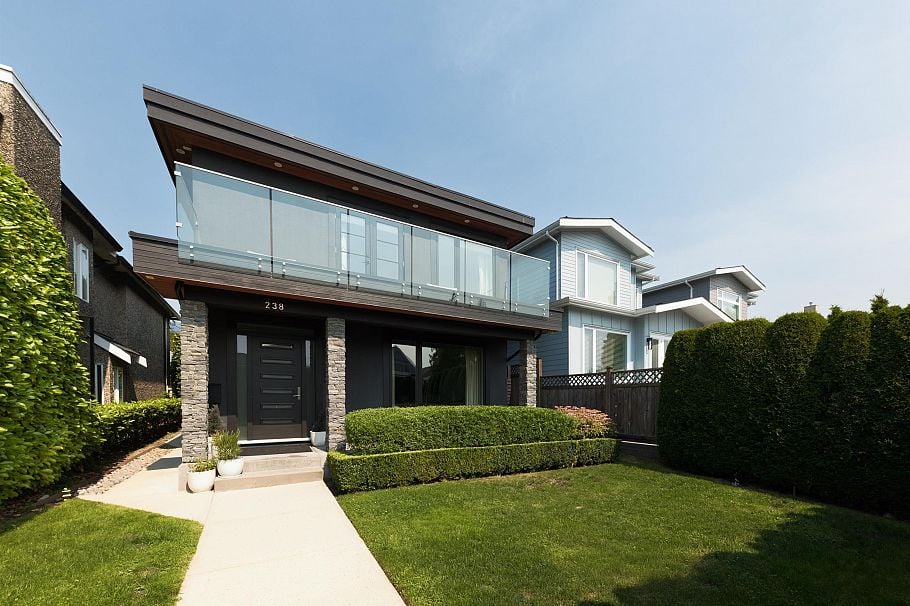 238 E 19th Street North Vancouver, BC - 2