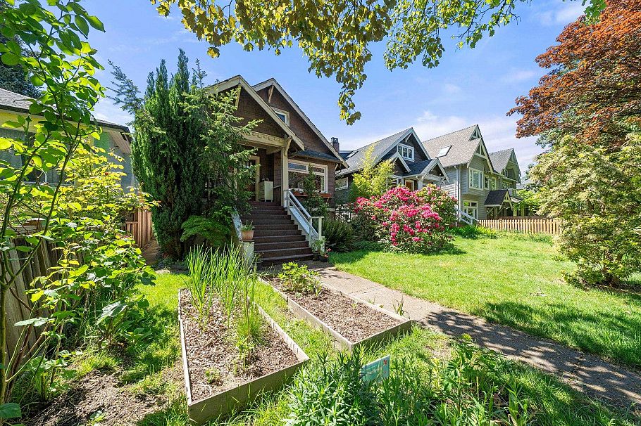 3218 W 6th Avenue Vancouver, BC - 23