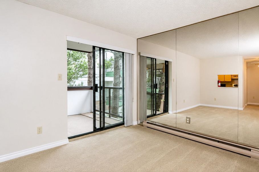 203 1775 W 10th Avenue Vancouver, BC - 2