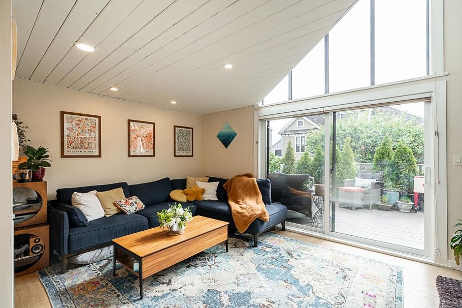 1173 W 8th Avenue Vancouver, BC - 9