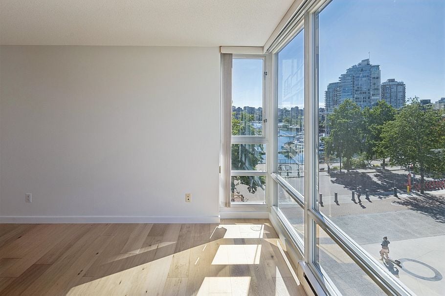 505 1067 Marinaside Crescent Vancouver, BC - 4