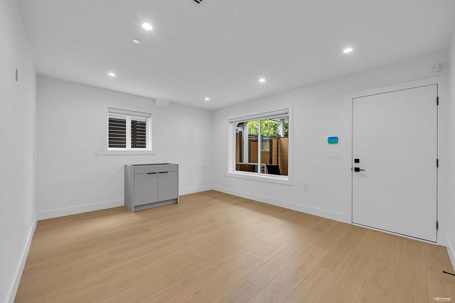 1 3436 Triumph Street Vancouver, BC - 28