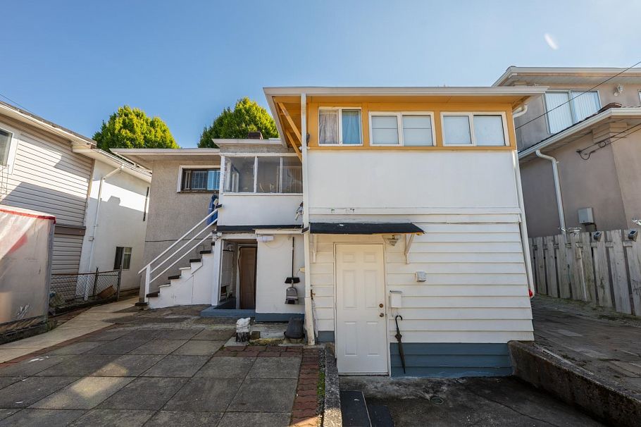 1315 E 33rd Avenue Vancouver, BC - 6