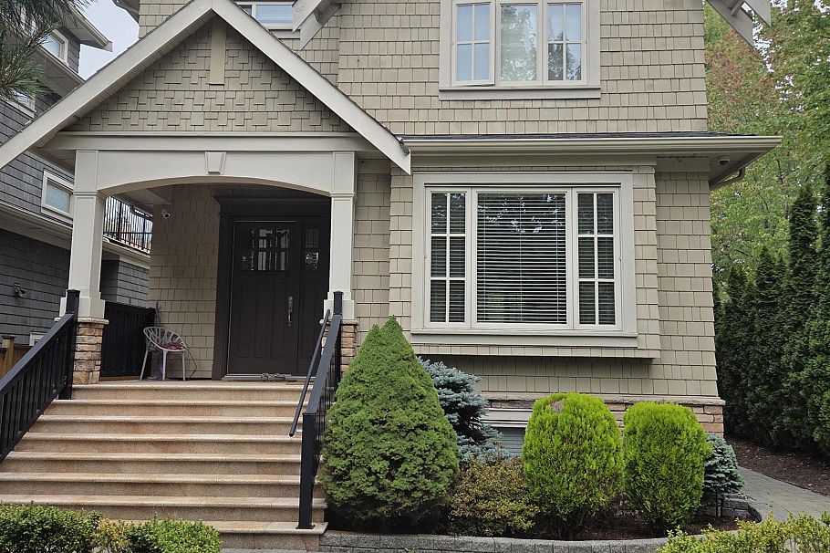 2405 W 51st Avenue Vancouver, BC - 2