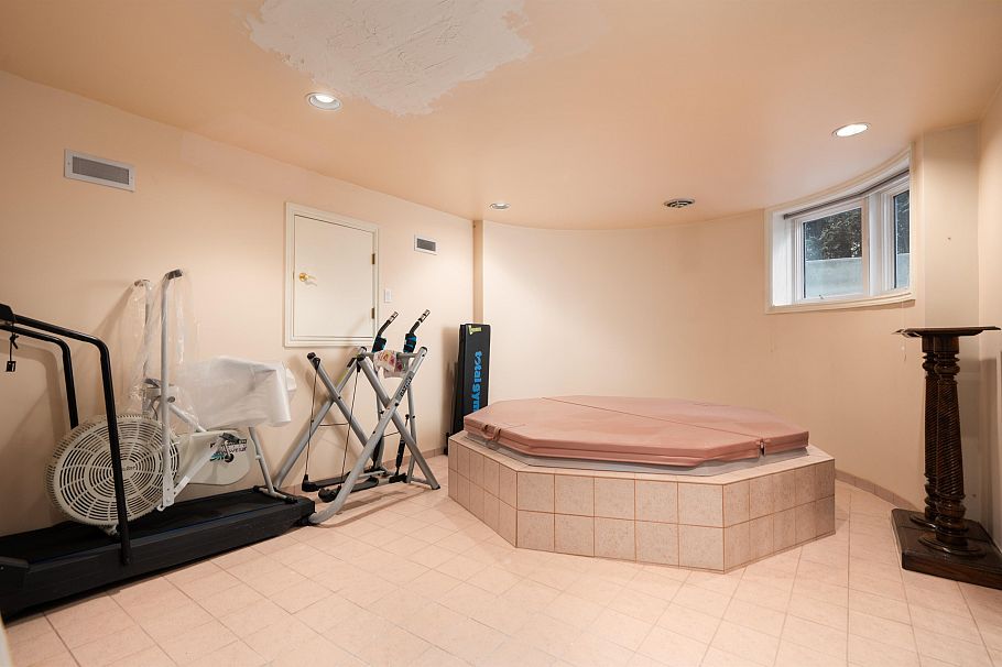1277 W King Edward Avenue Vancouver, BC - 33