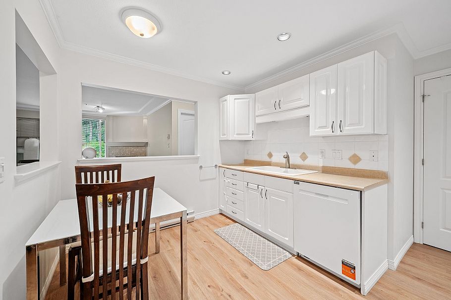 104 1281 Parkgate Avenue North Vancouver, BC - 10
