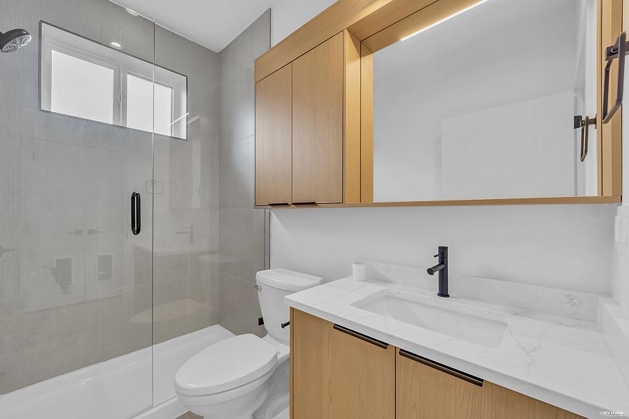 1 3436 Triumph Street Vancouver, BC - 32
