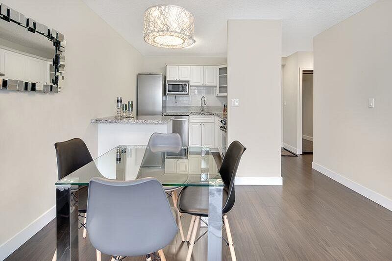 701 145 St Georges Avenue North Vancouver, BC - 9