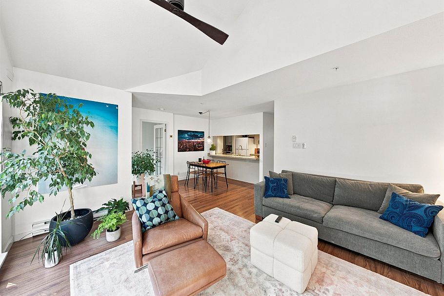 304 865 W 15th Avenue Vancouver, BC - 25