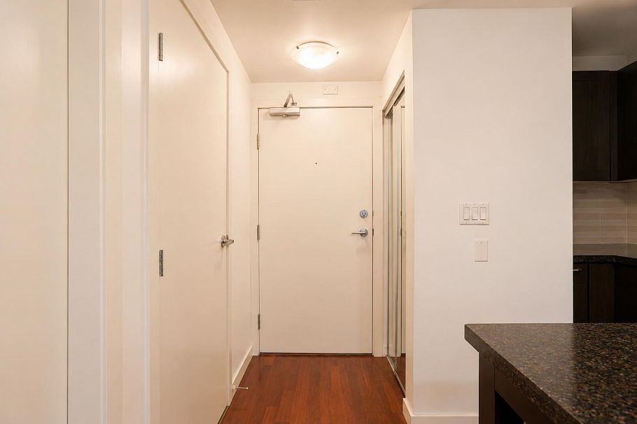 201 538 Smithe Street Vancouver, BC - 3