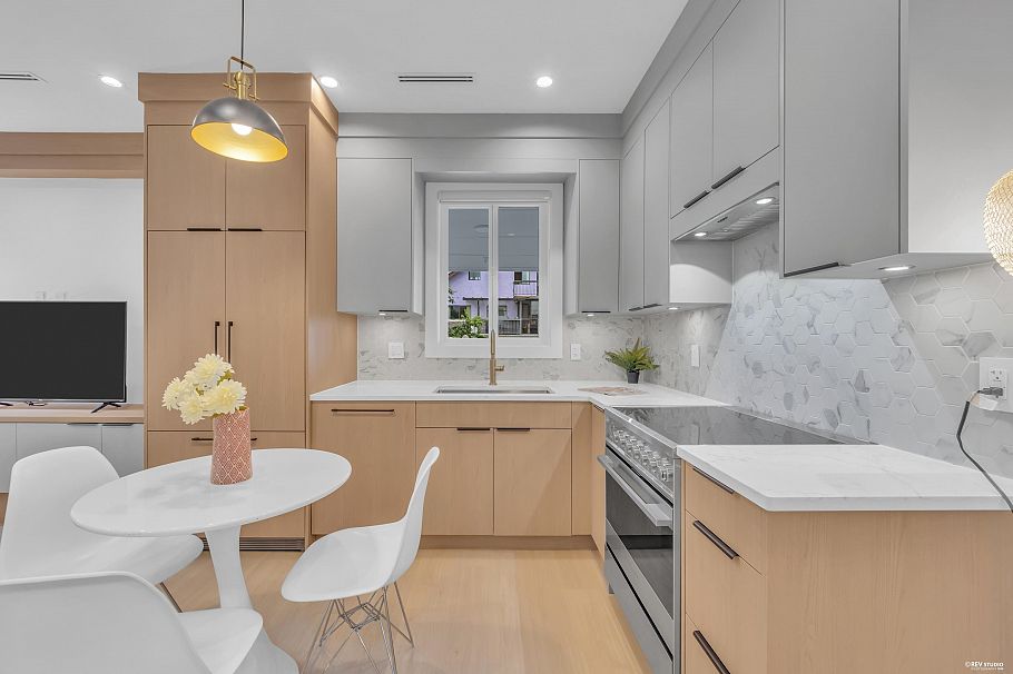 1 3438 Triumph Street Vancouver, BC - 6