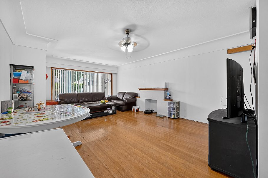 1315 E 33rd Avenue Vancouver, BC - 32