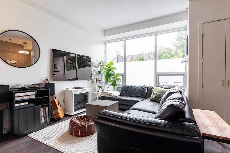 182 E 17th Avenue Vancouver, BC - 9
