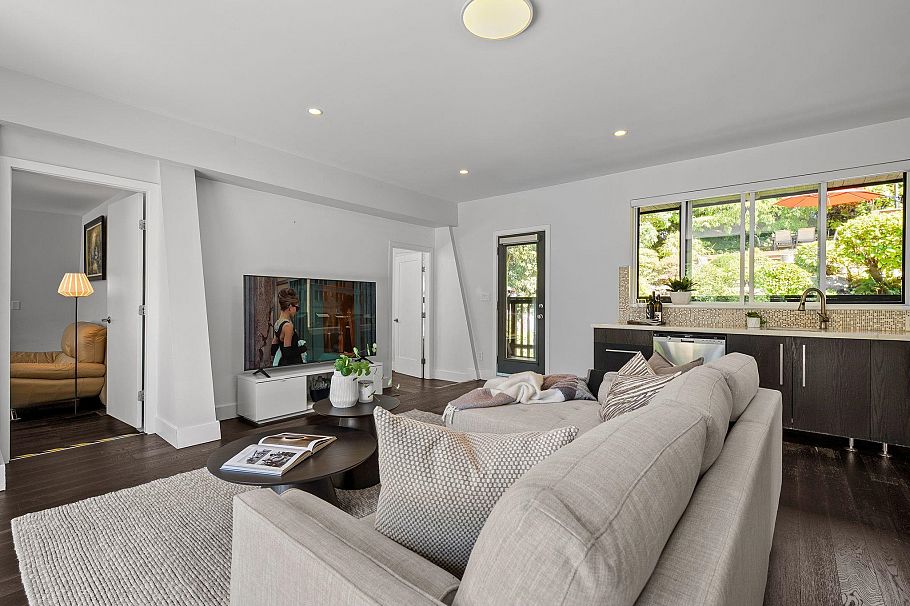 4066 Norwood Avenue North Vancouver, BC - 22