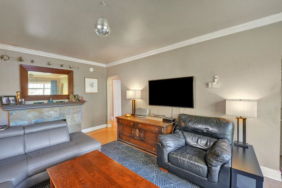2150 Nanaimo Street Vancouver, BC - 4