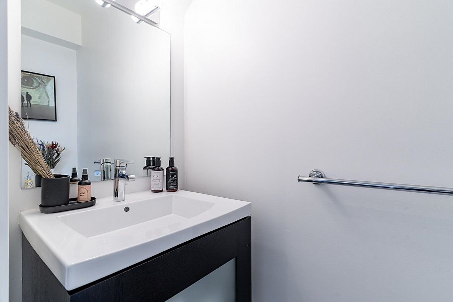 182 E 17th Avenue Vancouver, BC - 19