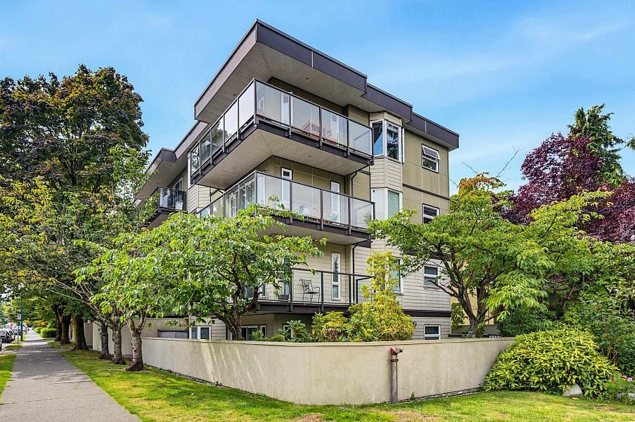 403 1200 W 10th Avenue Vancouver, BC - 1