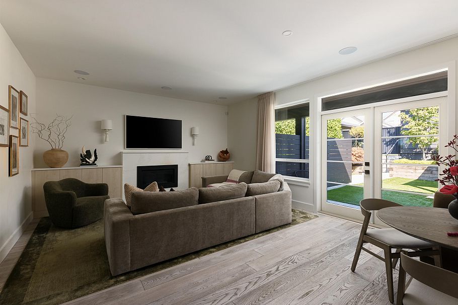 238 E 19th Street North Vancouver, BC - 8