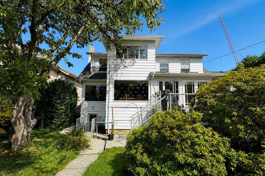 624 W 30th Avenue Vancouver, BC - 38