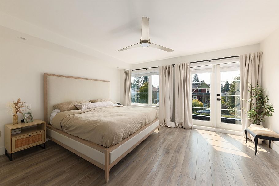 238 E 19th Street North Vancouver, BC - 12