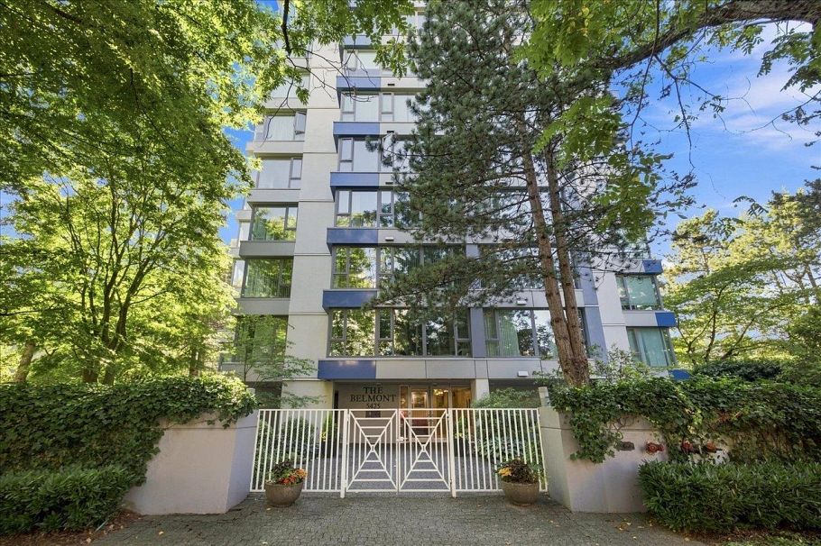 901 5425 Yew Street Vancouver, BC - 35