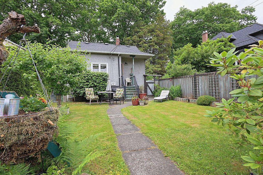 2546 Eton Street Vancouver, BC - 25