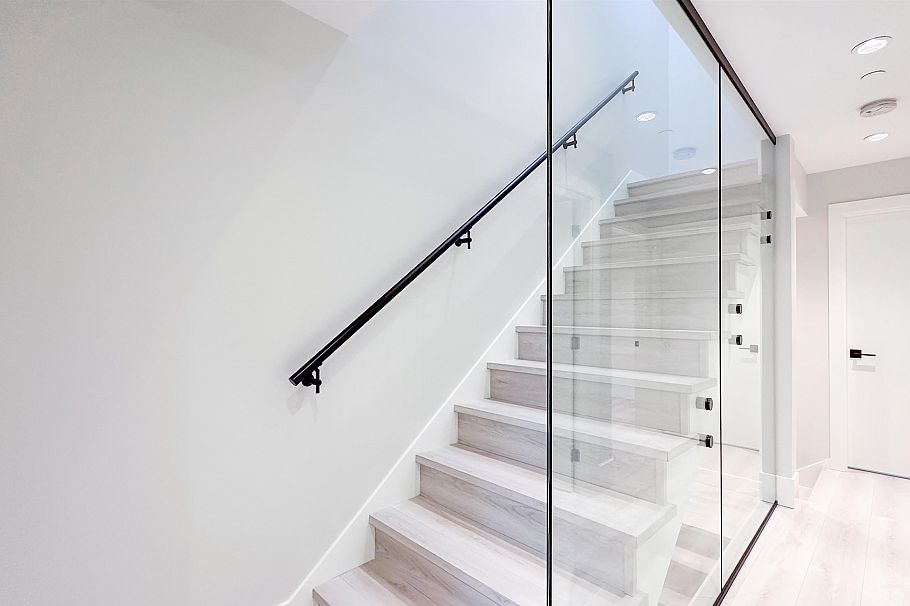 2373 W 7th Street Vancouver, BC - 30