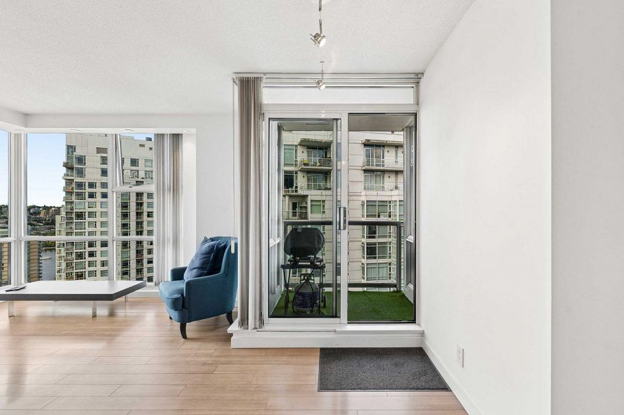 3202 193 Aquarius Mews Vancouver, BC - 9