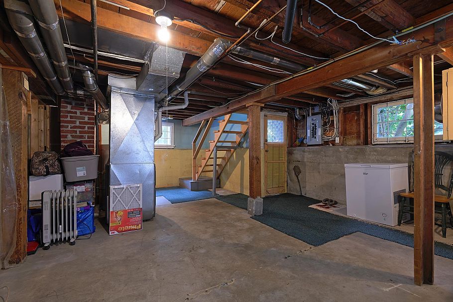 2546 Eton Street Vancouver, BC - 24