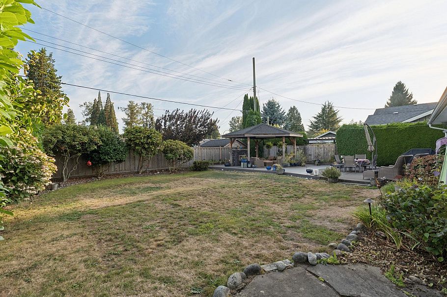 1283 Pinewood Crescent North Vancouver, BC - 30
